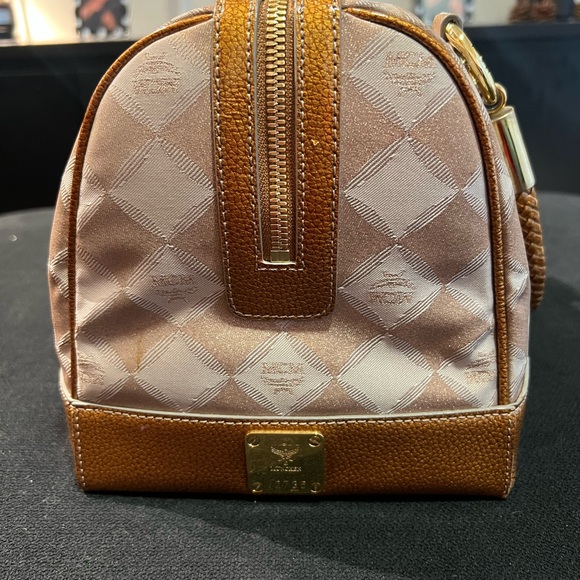 Princess Lion Boston Bag, Limited Edition - Picture 2 of 11